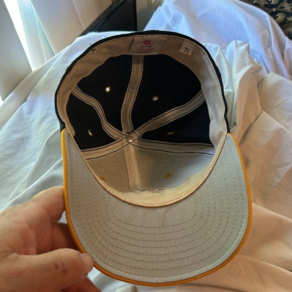 Vintage Black and Yellow New Era Pro Model Oakland A's Logo Cap - Picture 6 of 7